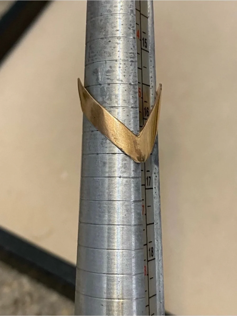 2.3g 14K Yellow Gold Chevron Ring